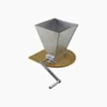 Moara manuala macinat malt cu suport din lemn